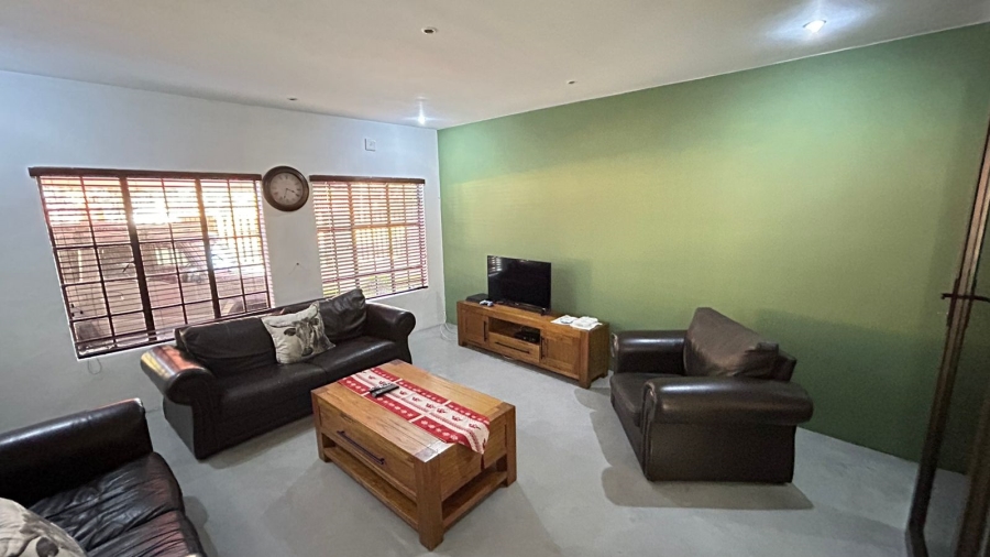 5 Bedroom Property for Sale in Safari Gardens North West